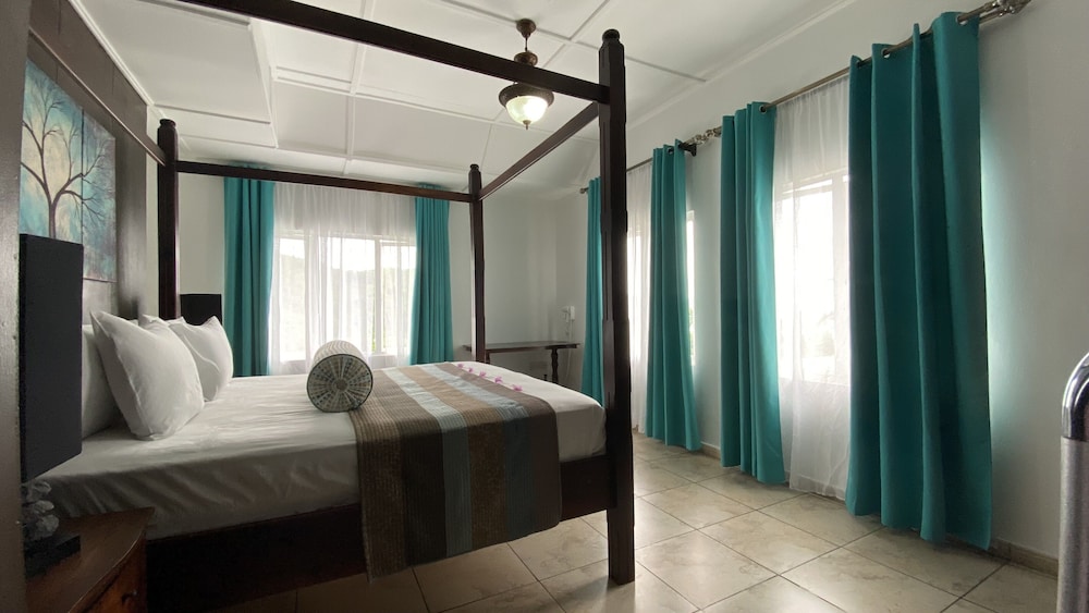 Stephna Residence