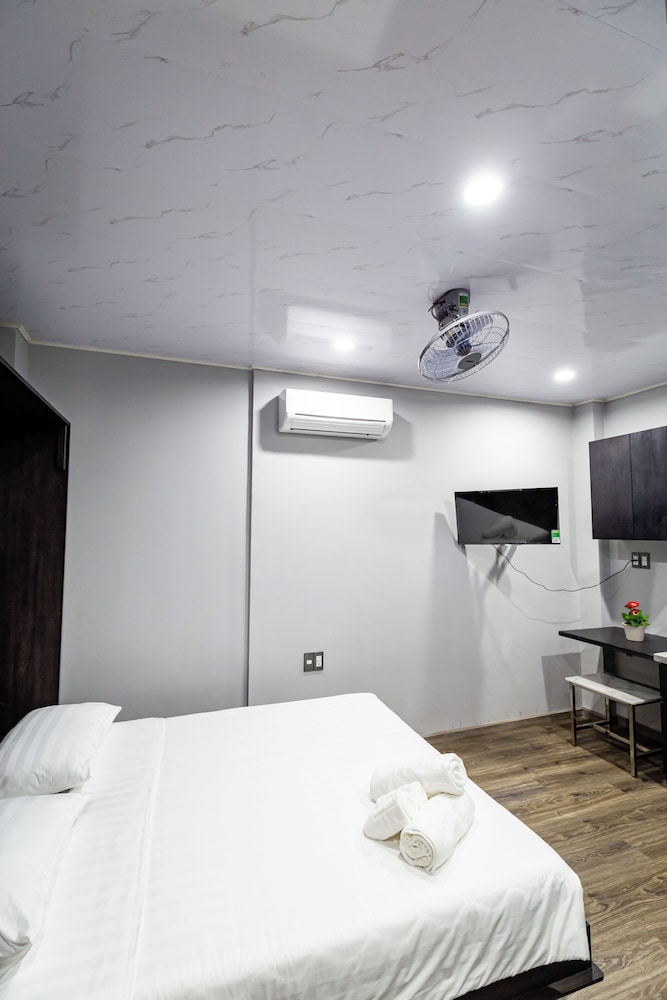 Awenasa by Livinginn