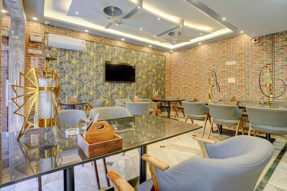 FabHotel Prime SN Blue