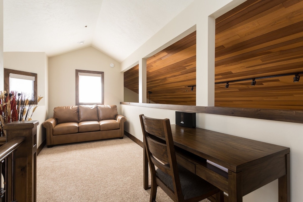 Lakeside at Deer Valley Resort - Two Bedroom Condo #1679 2 Condo