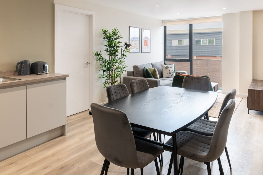 Host Stay Richmond Place 103 view 2