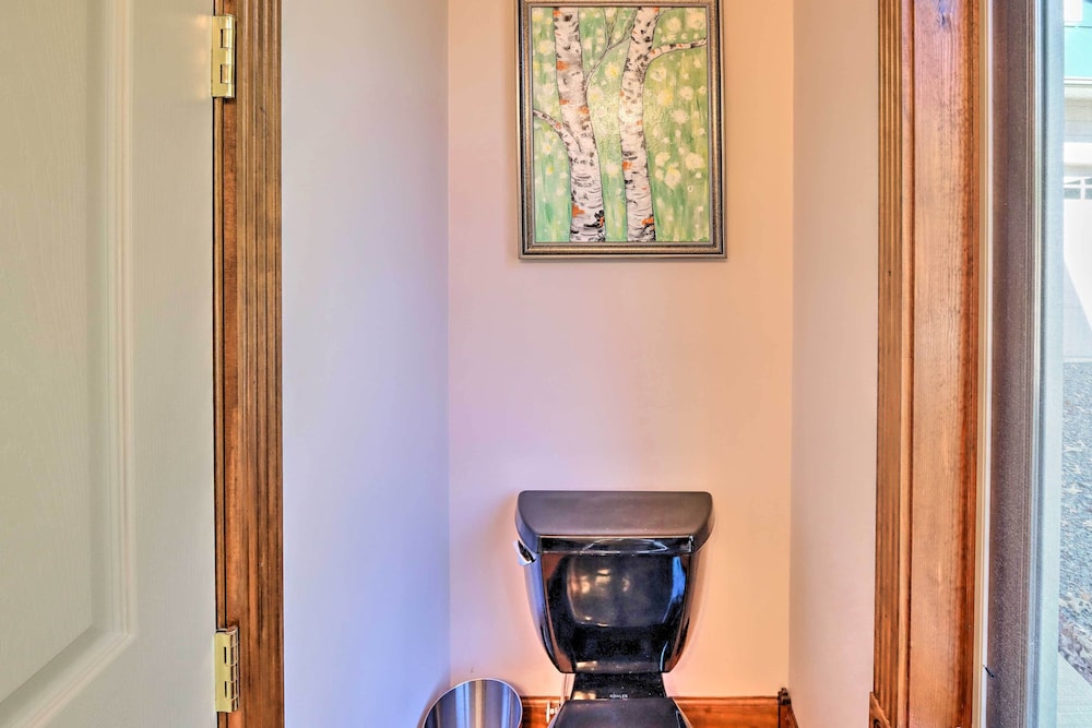 Expansive Murphy Retreat w/ Mountain Views! view 5