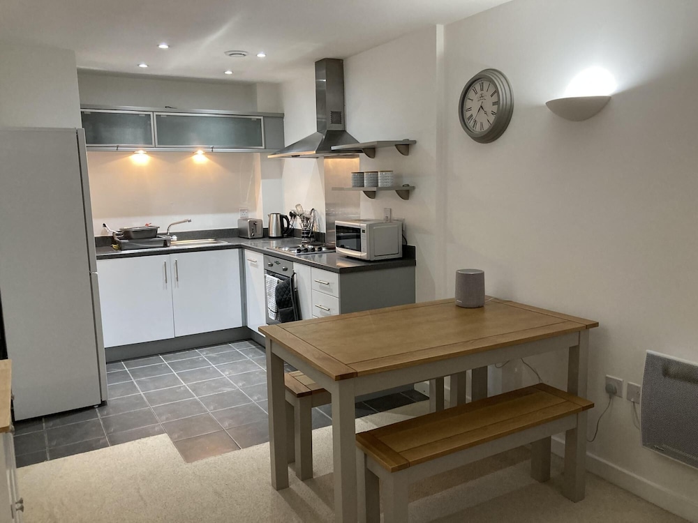 Delta One 2 Bedroom Flat view 3