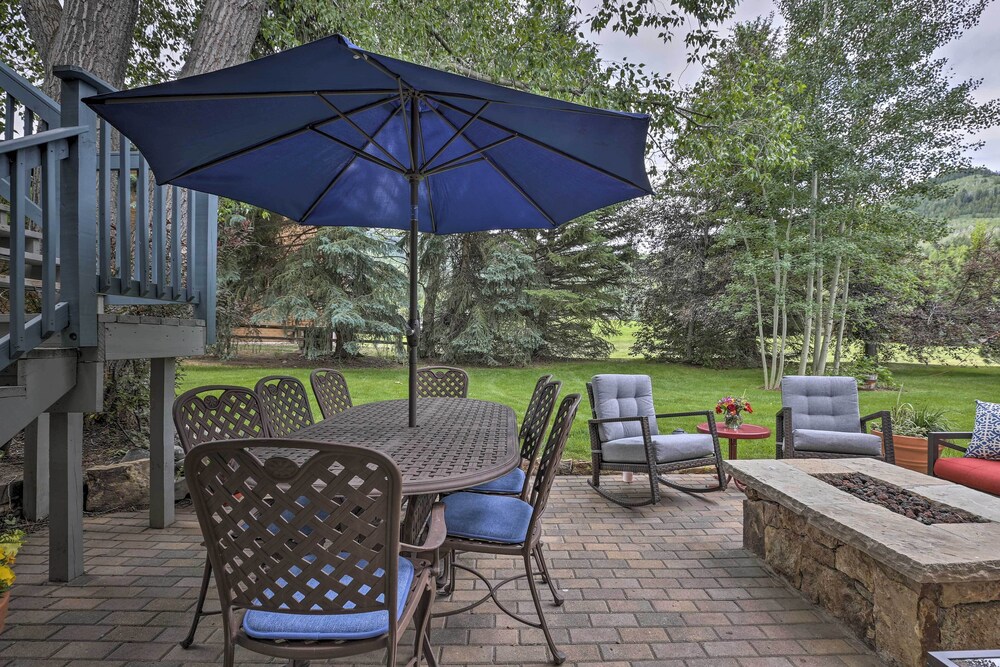 Modern Mountain Escape on Golf Course w/ Hot Tub! - Property Image 12