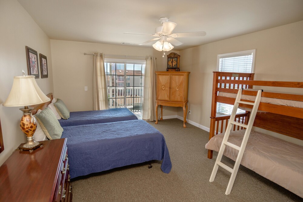 Bermuda Breeze D Holiday Home 8 bedroom By Affordable Large Properties