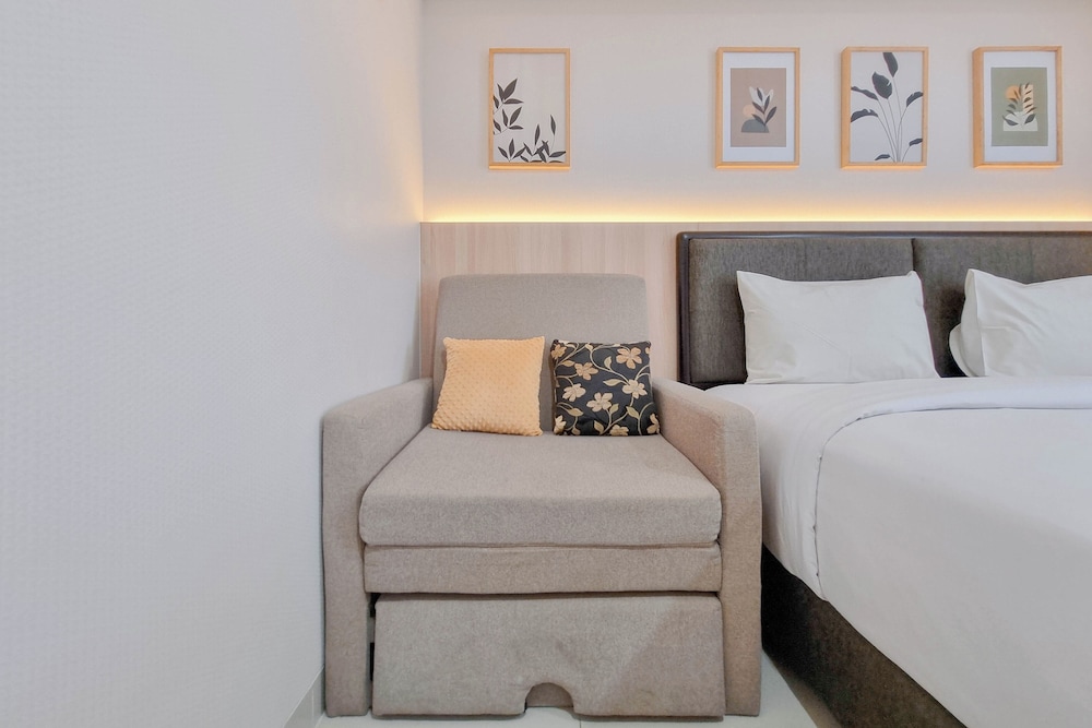 Modern Studio Near Ambarrukmo Plaza At Barsa City Apartment