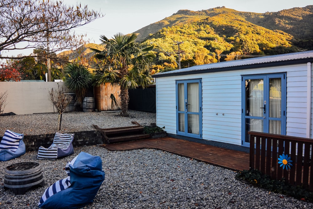 Bluemoon Lodge - Hostel