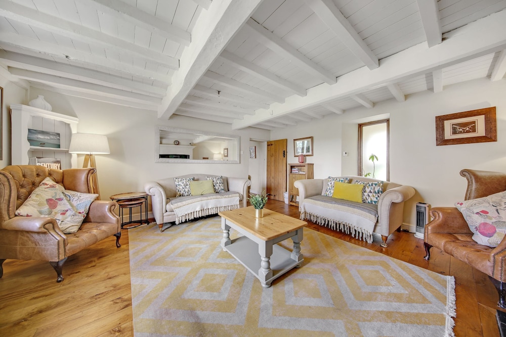 Host Stay Lakeview Cottage - Upper Hulme
