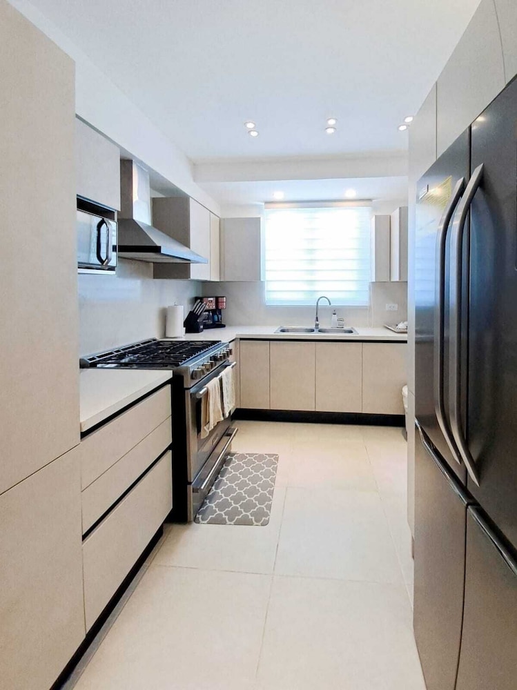 Enjoy Stylish 3br 3, 5b Stylish, Downtown Ocean View