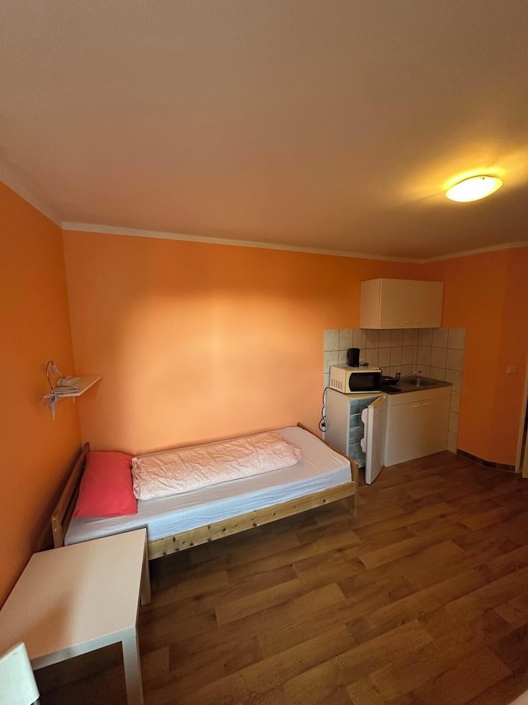 2-Rent Group Hostel Apartments HAN53