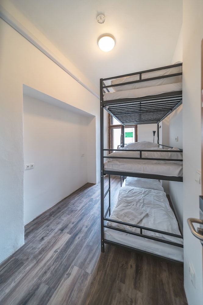 Hostel Orange