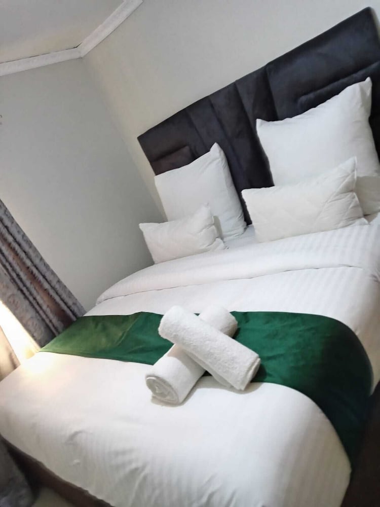 Gold Crown Self-catering Apartment
