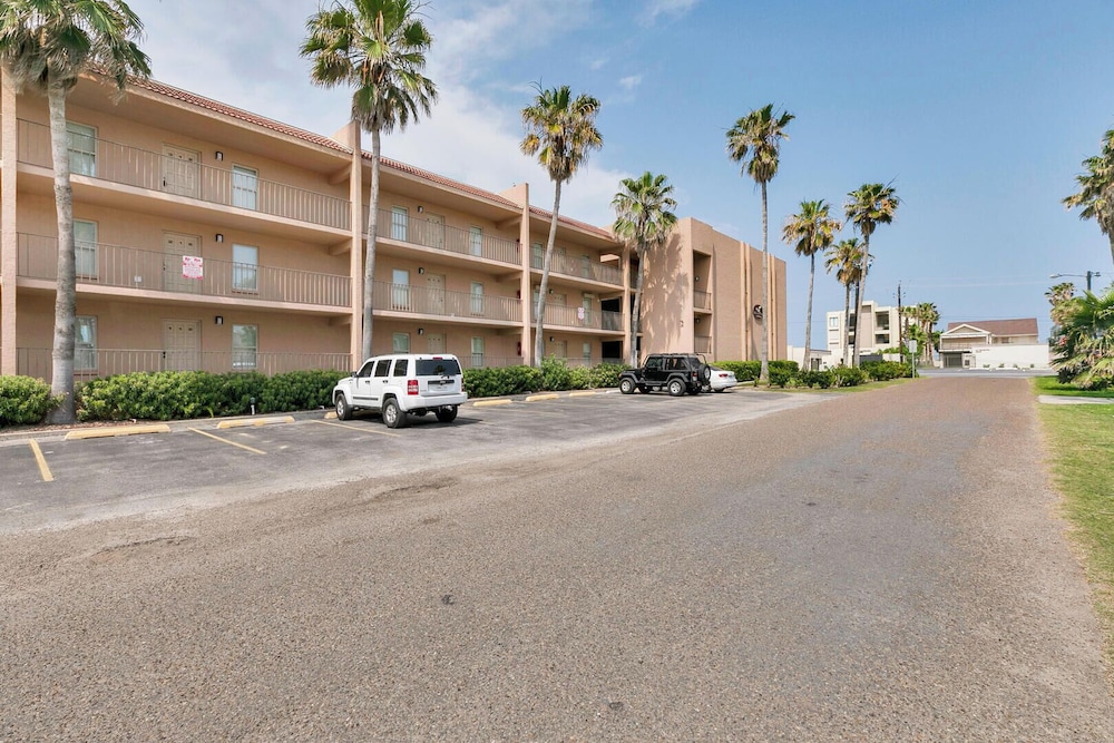 Beachfront Convenience w/o the Beachfront Price! view 5