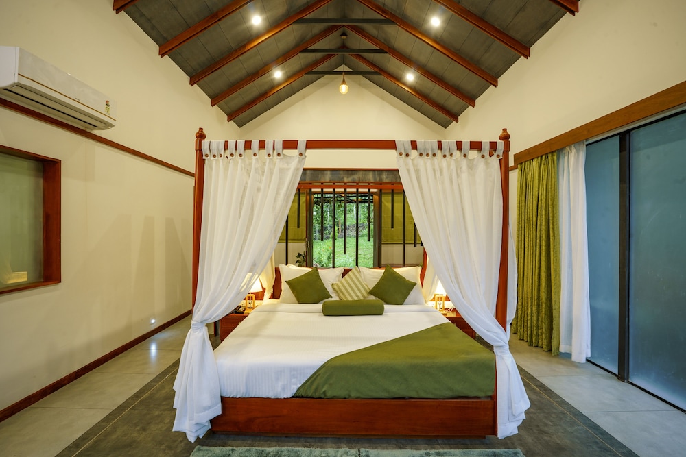 Crystal Kuruva Nature Resort & Spa