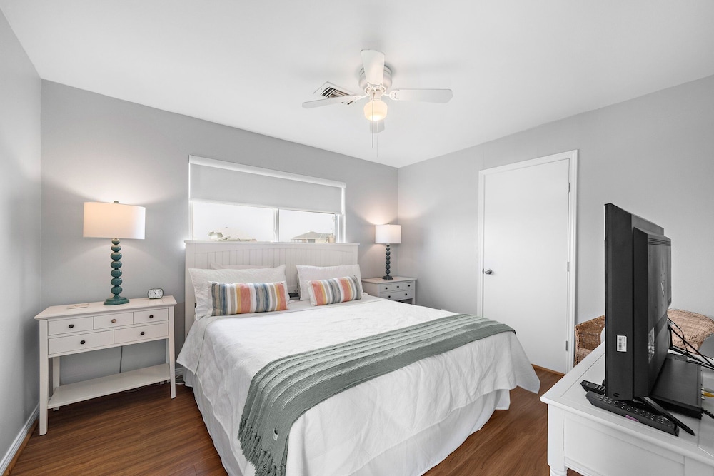 Crab Claw by Ryson Vacation Rentals