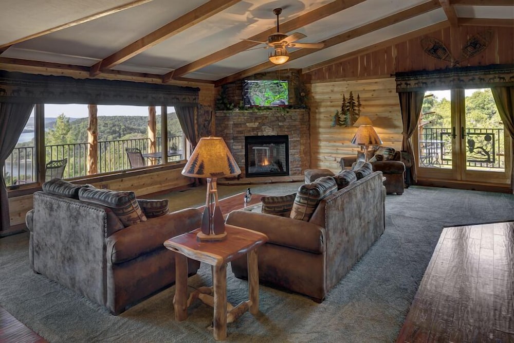 Lake Shore Cabins on Beaver Lake