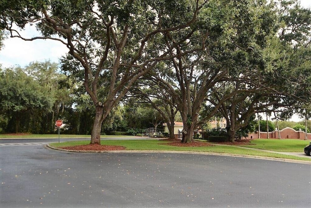 929 - Pool Home, Lake Berkley Resort - Image 5