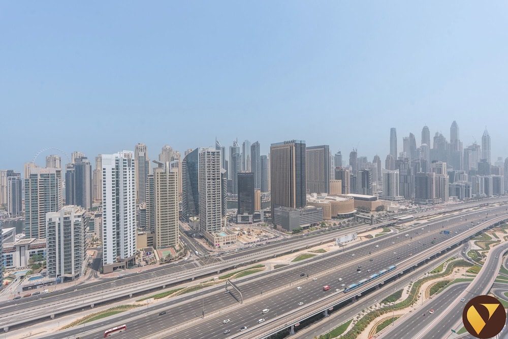 Luxury Stay in JLT Near Metro & JBR