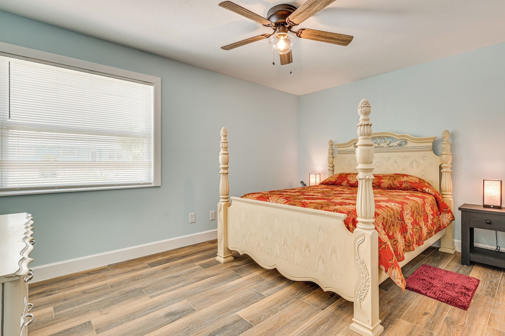 3 Mi to Fort Myers Beach: Unit w/ Furnished Patio!