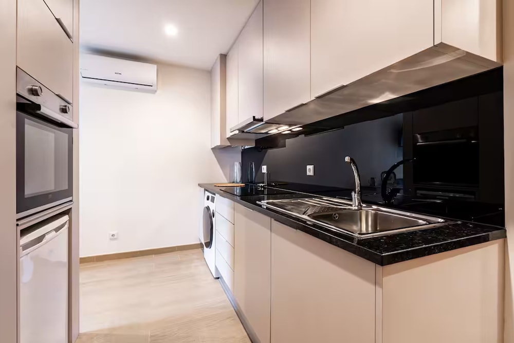 Carmo Residence Porto - S Francisco by Vacationy