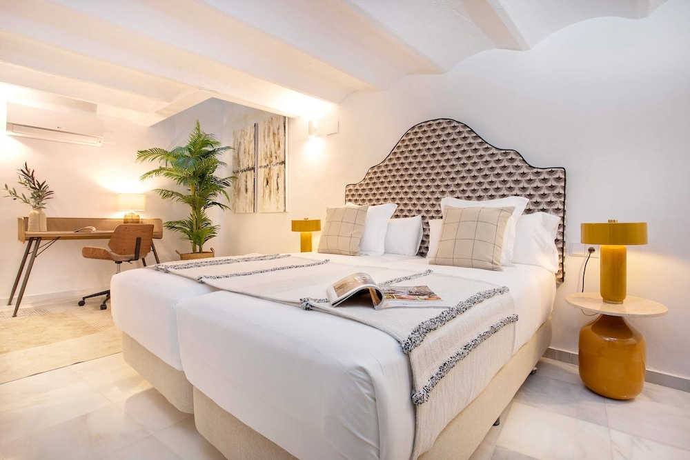 Cozy 3BD Duplex in Seville Center Gran Poder II