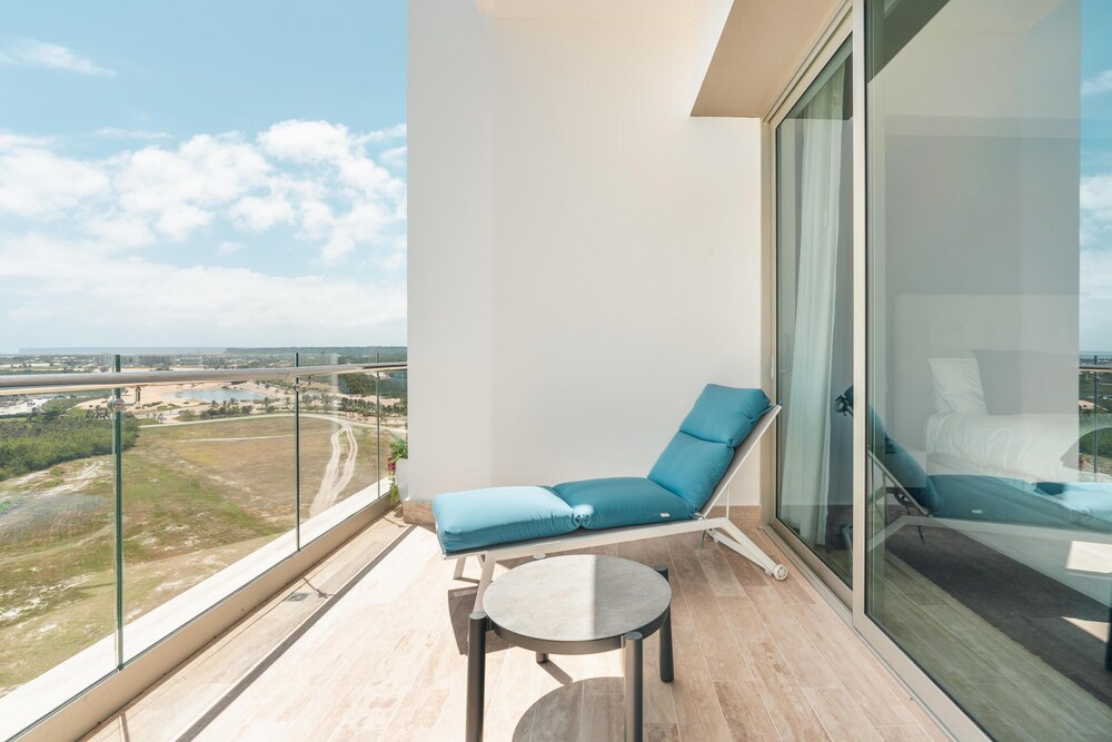 Amazing Penthouse in Exclusive Tower in Capcana