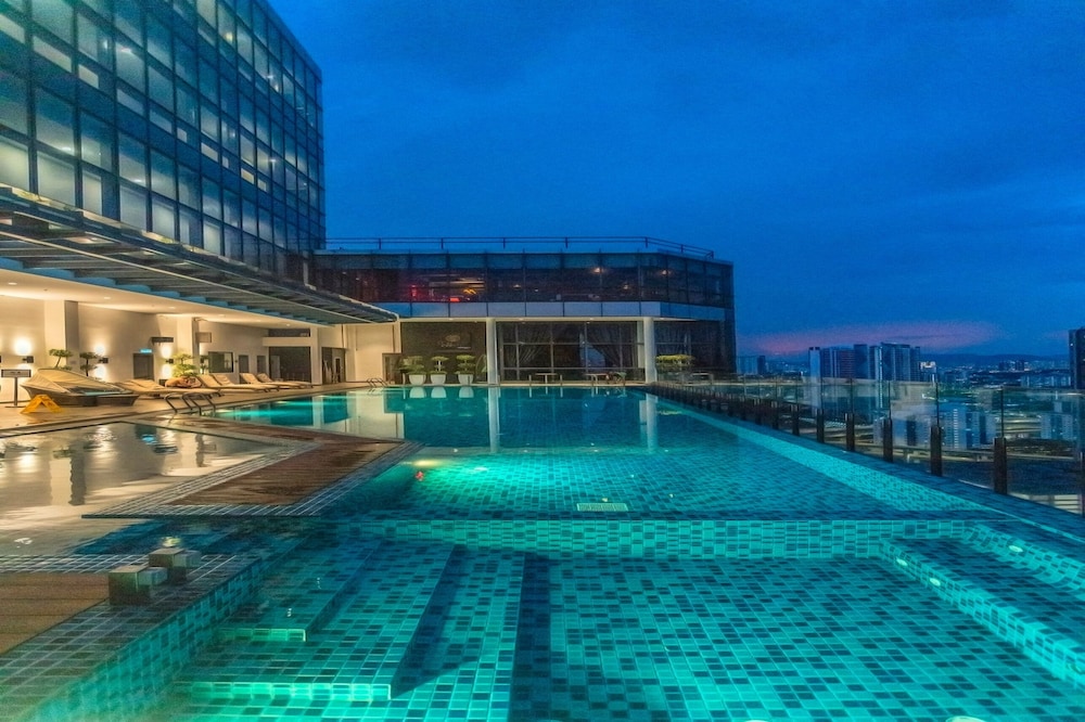 Novo Suites @ Jalan Ampang Skypool
