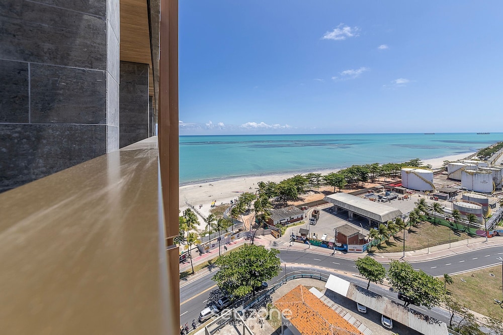 NWTs - Estúdios com Vista Lateral Mar