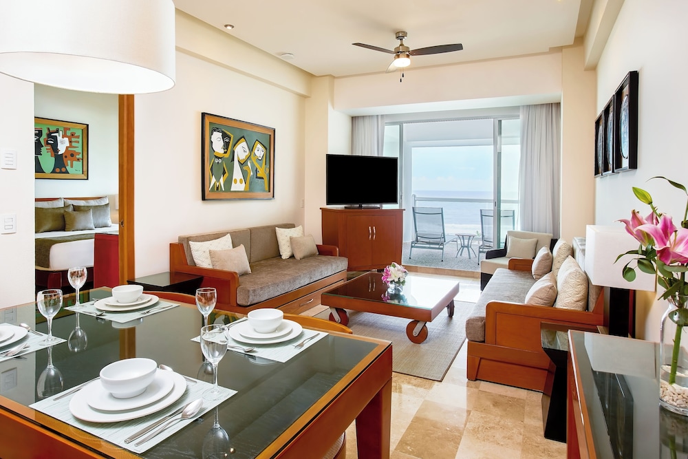 Grand Ocean Breeze Acapulco