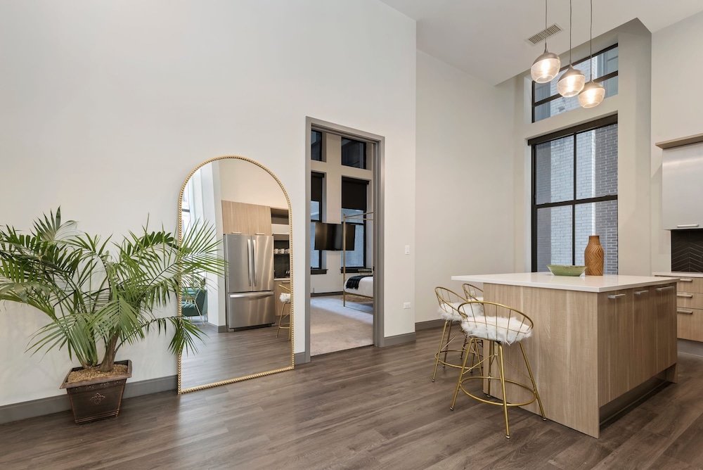 Two Units Seamless Stay Downtown Convenience