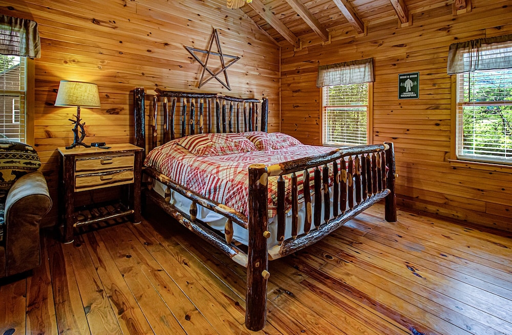 Mountain Creek #3584 by Aunt Bug's Cabin Rentals