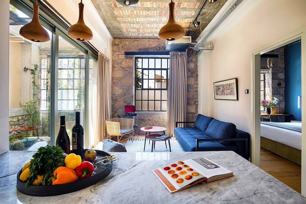 The Foundry Suites