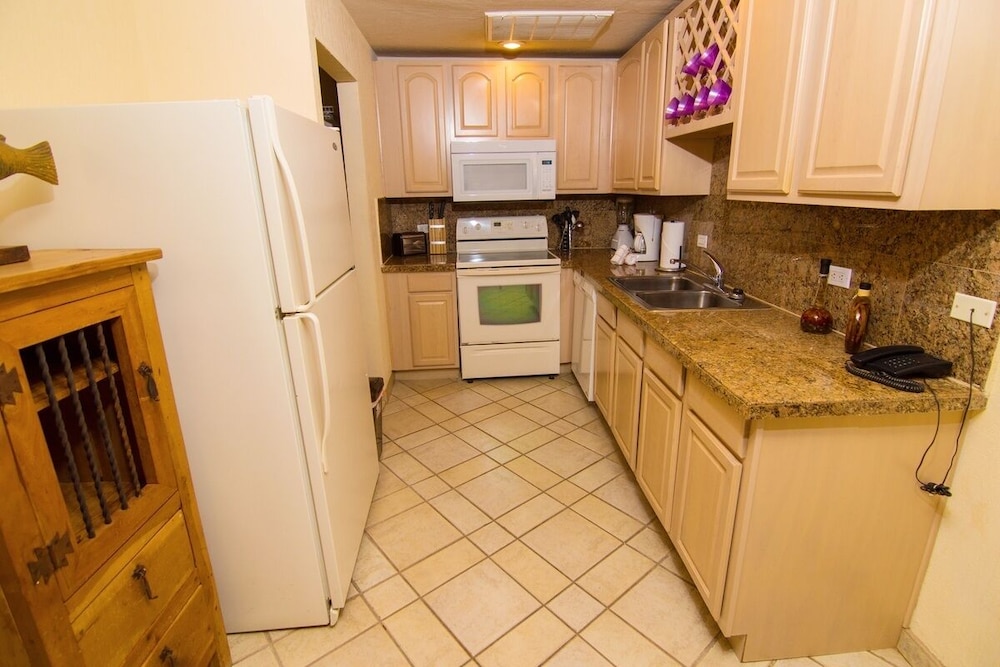 Spectacular 1 Bedroom Condo on Sandy Beach at Las Palmas Resort D-603b 1 Condo by Redawning view 5