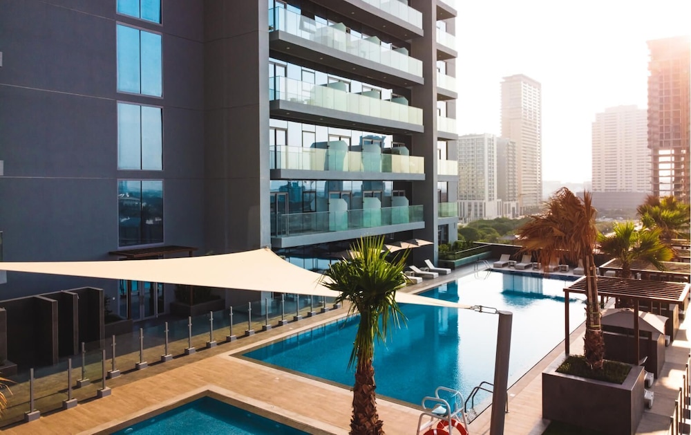 Aya - Elegant 1BR Retreat In The Heart Of JVC