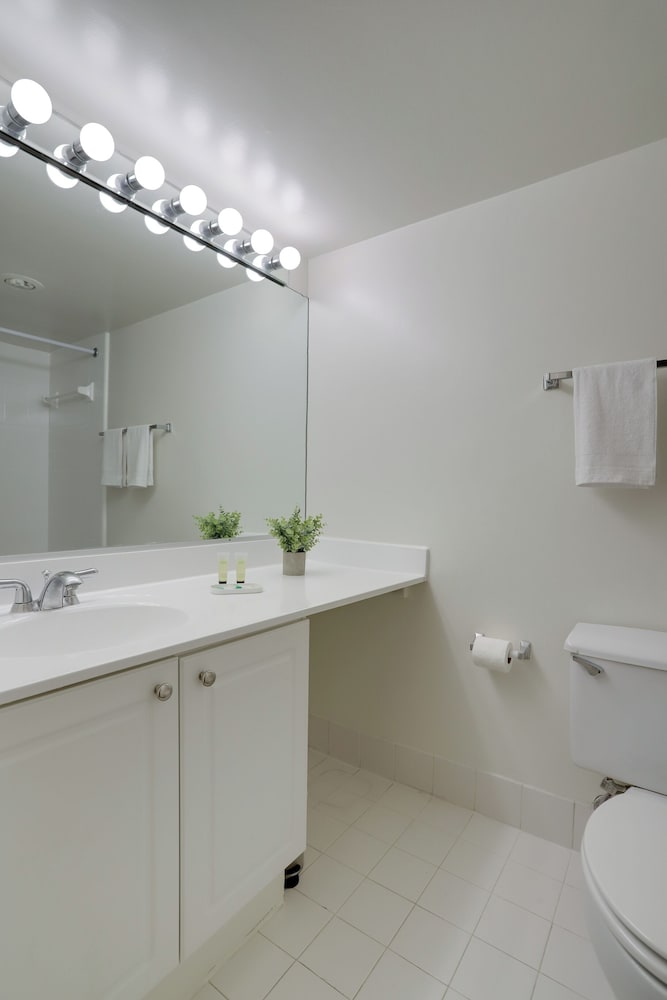 Convenient Apt Near Airport