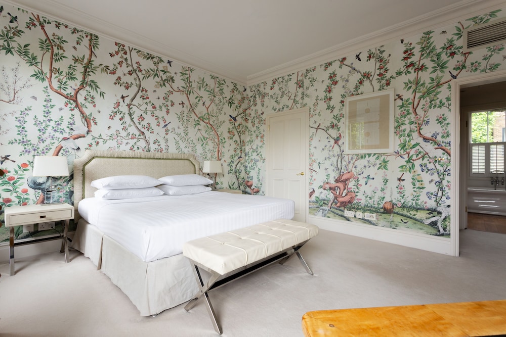 Warwick Gardens II by Onefinestay