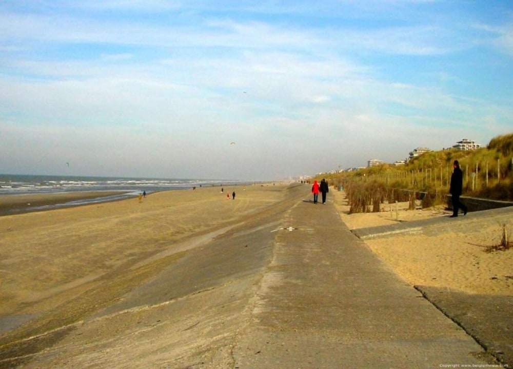 Flat in Blankenberge Near Belgium Pier
