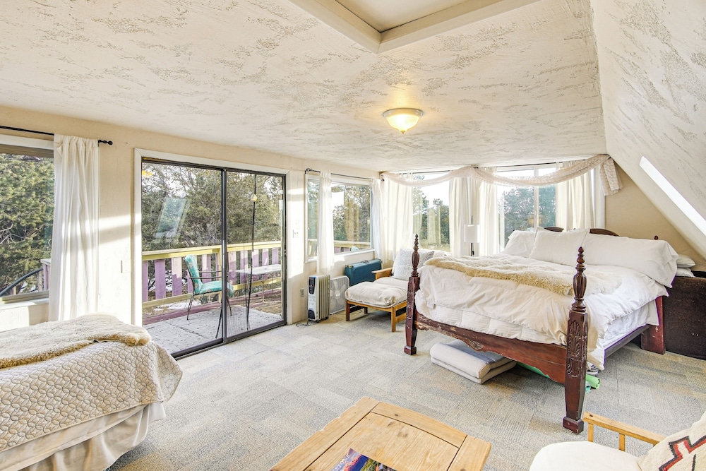 Near Hiking: Tranquil Crestone Studio w/ Deck!
