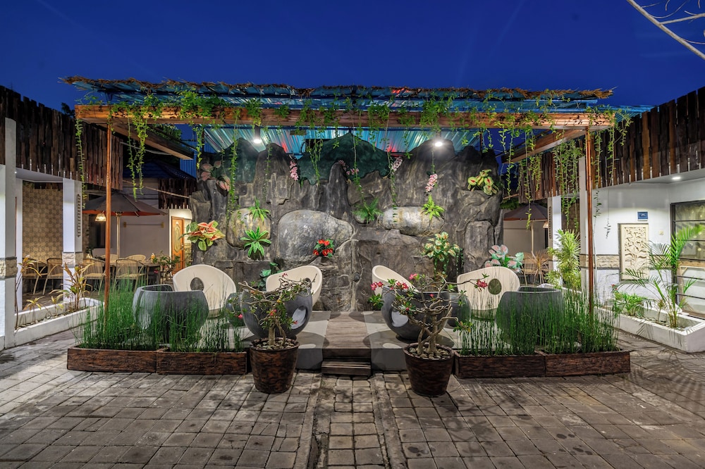 Senyum Bali inn