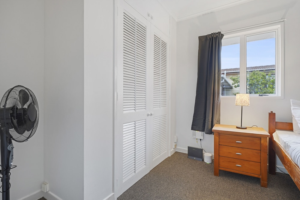 3 Bedroom In Papatoetoe w Parking - Wifi view 4