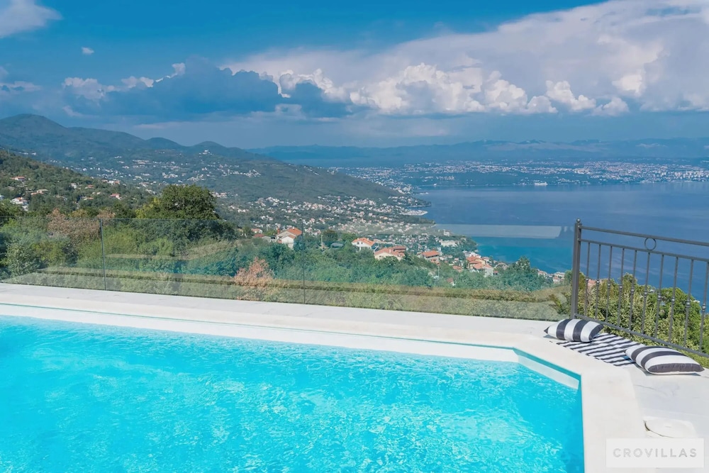 Villa Lauriana Nearby Opatija - Crovillas