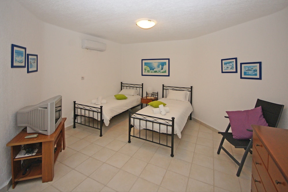 Resitour - Apollo Beach Villas view 2