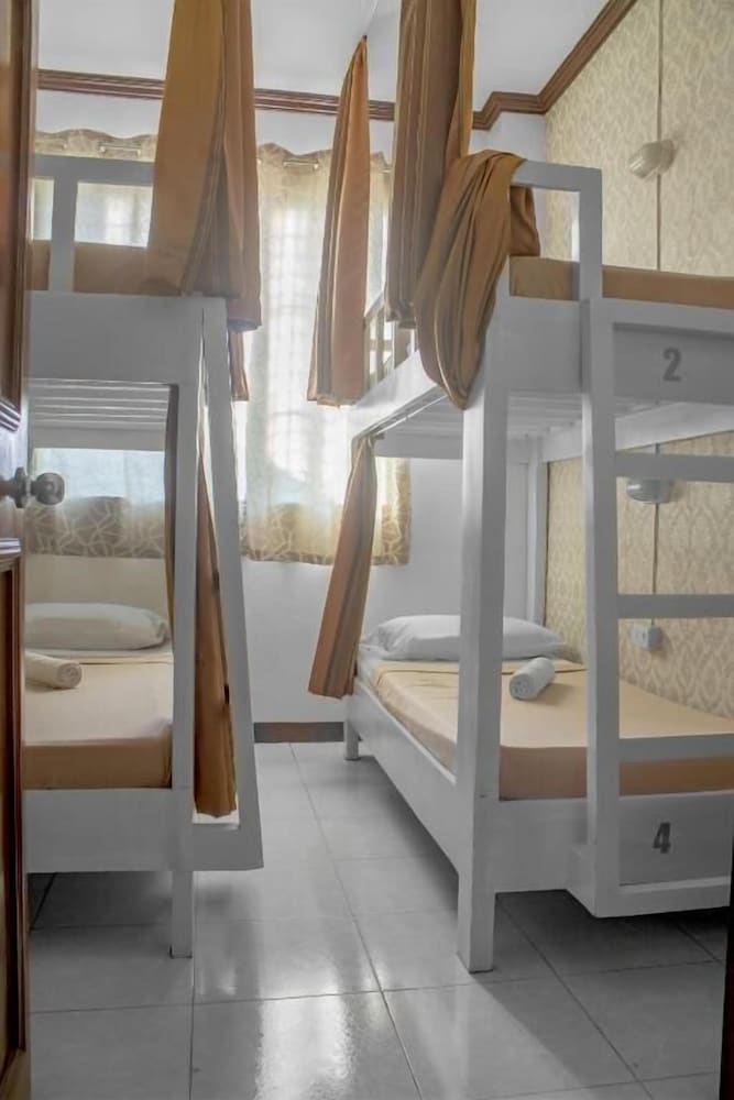 Davao Hub Dormitel Bed & Breakfast