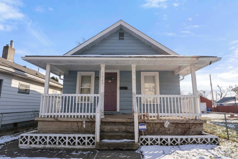 The Cozy Bellows Retreat for 4