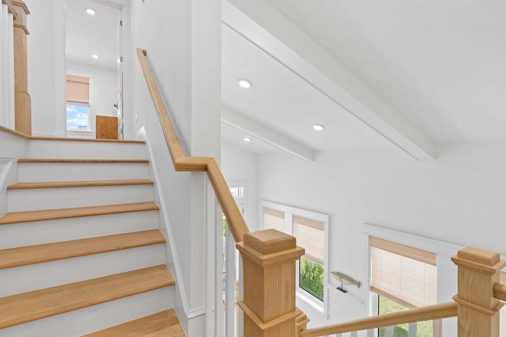 Family-friendly Coastal Escape Grill, Decks & More!