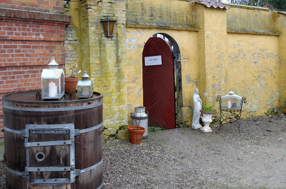 Ny Kirstineberg Gods Bed & Breakfast