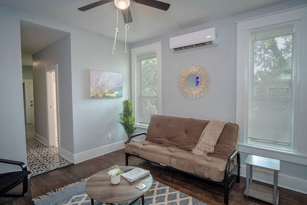 Great Staycation Las Carolinas Sleeps 5 - Image 4