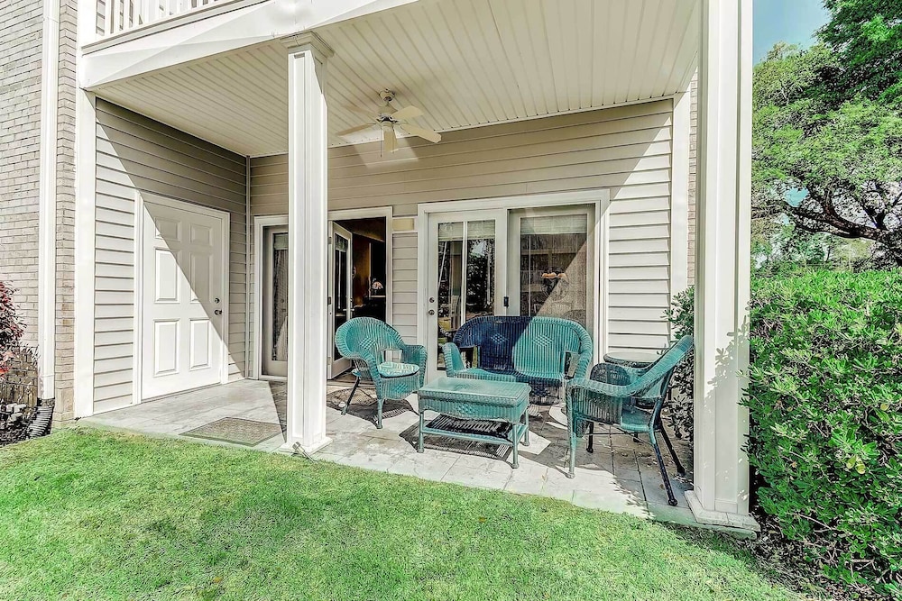 Stunning Sunset Beach Condo: 3 Mi to Beach! view 3