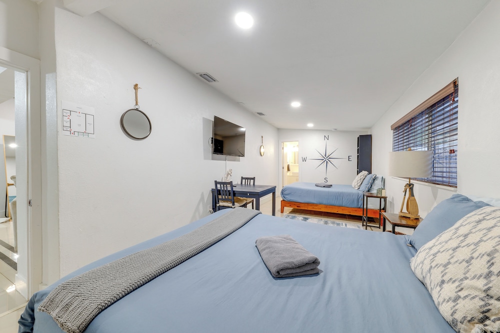 3 Mi to Beach: Pet-friendly Fort Lauderdale Home! view 2