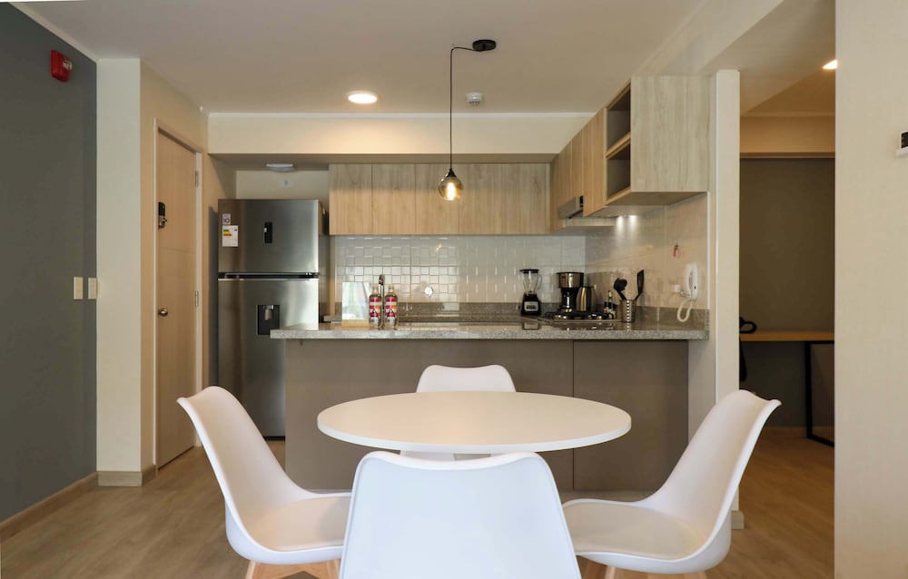 w Alluring 1BR With Balcony in Miraflores